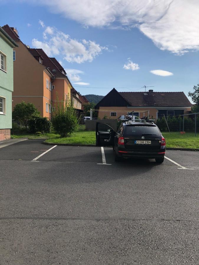 Ferienwohnung 60Er Jahre Design Apartment - 65Qm Fewo Im Zittauer Gebirge - Familienfreundliche Unterkunft Am Bergfuss Zum Toepfer Olbersdorf ภายนอก รูปภาพ
